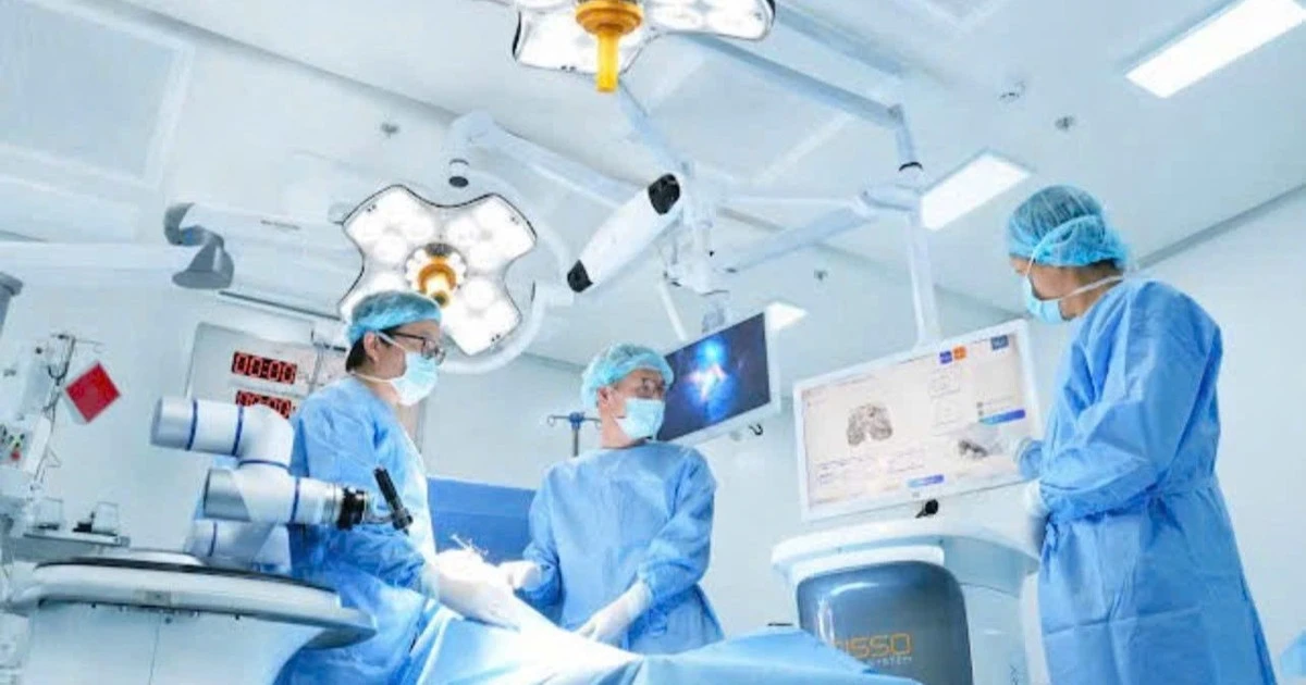 Robotic surgery revolutionizes care in Viet Nam